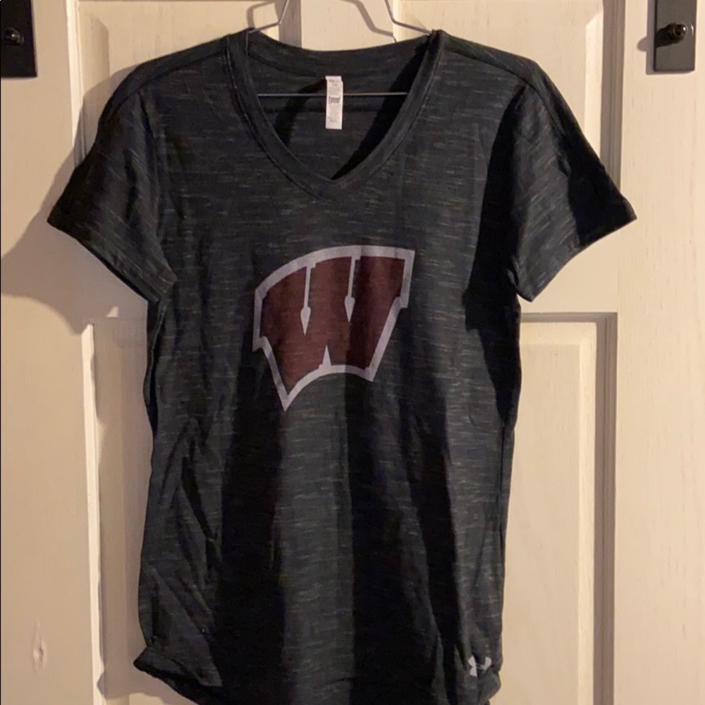 New! Women’s Wisconsin Badgers T size small